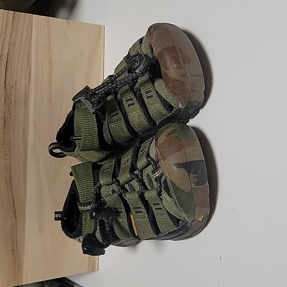 Keen shoe kids toddler size 9